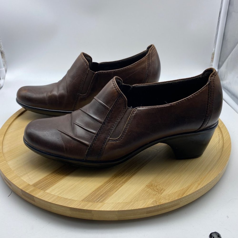 Clarks Shootie Ankle Shoes Women Size 7‎ Slip On Brown Leather 2" Heel - Picture 2 of 8